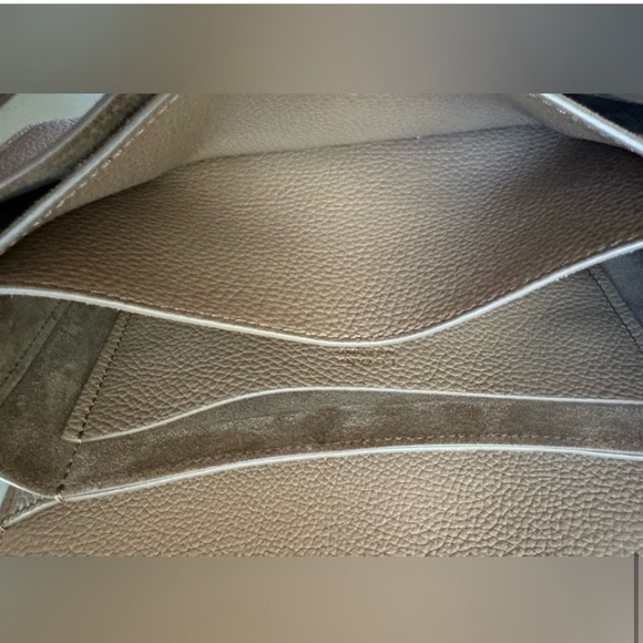 EUC Cuyana Concertina Shoulder Bag in Cappucino - Picture 11 of 15